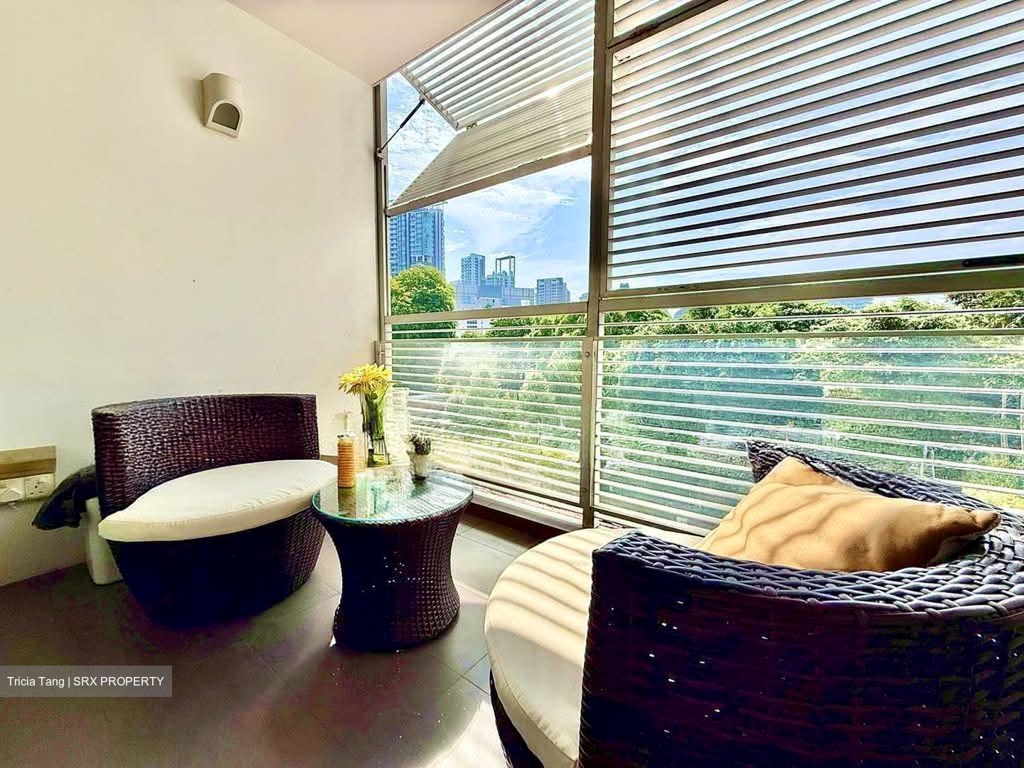 Two8one Studio (D9), Apartment #618907671